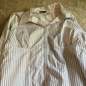 Fashion Bug White and Black Casual Button Down Shirt. Size 26/28